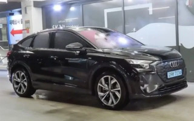 그랑콜레오스전기 중고차 Q4 e-트론 40 스포트백 프리미엄 매물 사진 6 - 2024/07 19,501km