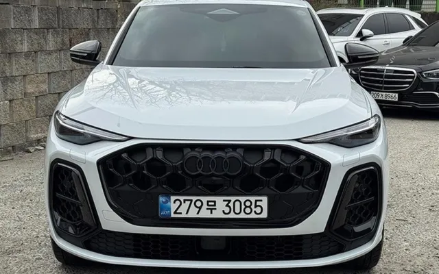 그랑콜레오스전기 중고차 Q5 (80A) 40 TDI 콰트로 S-라인 블랙 에디션 매물 사진 4 - 2025/07 16,295km